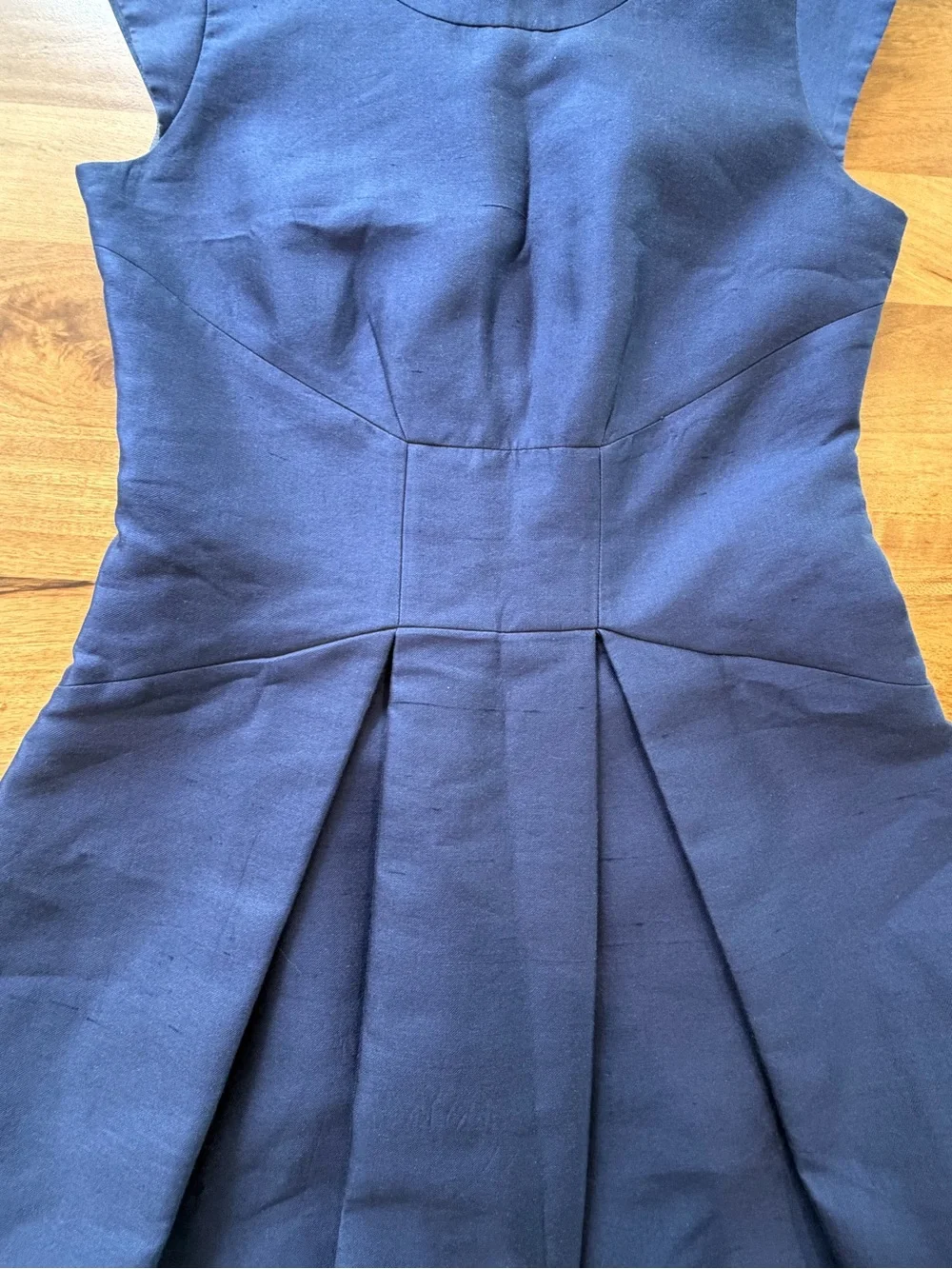 kate spade Silk ‘Vail’ Dress w/ Pleats and Cap Sleeve in Navy Size 6